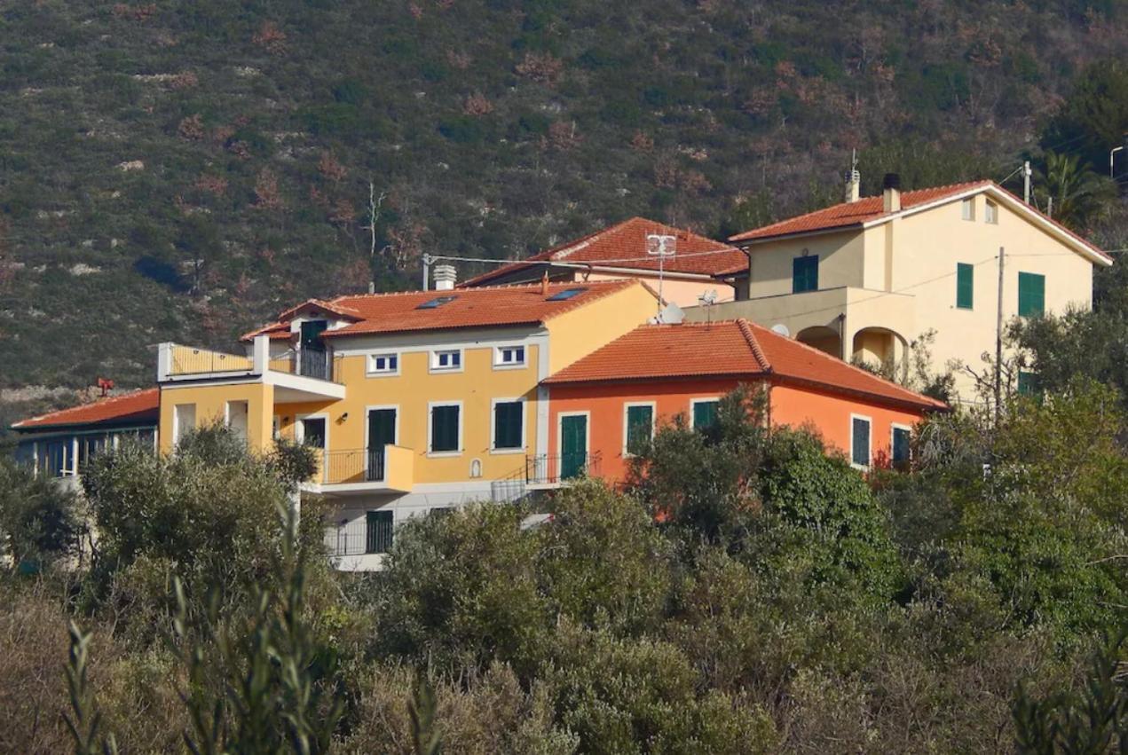 Casa Di Claudia Leilighet Arnasco Eksteriør bilde